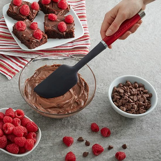 KitchenAid® Gourmet Scraper Spatula Black 4 KitchenAid® Gourmet Scraper Spatula Black - Image 2