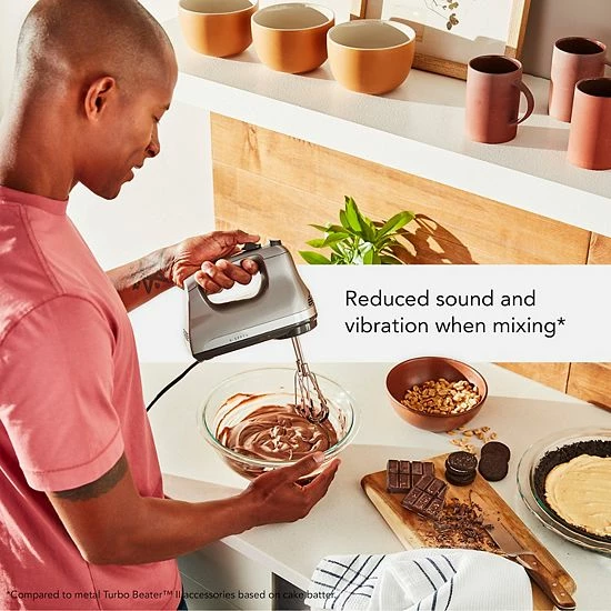 KitchenAid KHM6118 6-Speed Hand Mixer With Flex Edge Beaters Ice 8 KitchenAid KHM6118 6-Speed Hand Mixer With Flex Edge Beaters Ice - Image 6